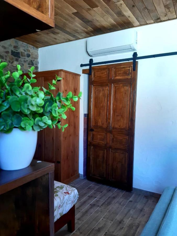 Apartamentos Callampa Torrejon el Rubio Exterior photo